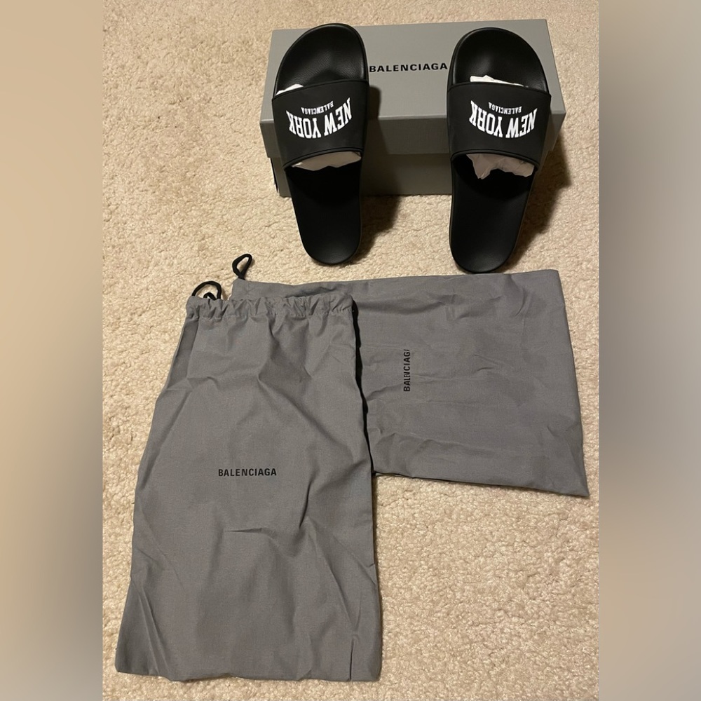 Balenciaga New York Pool slides